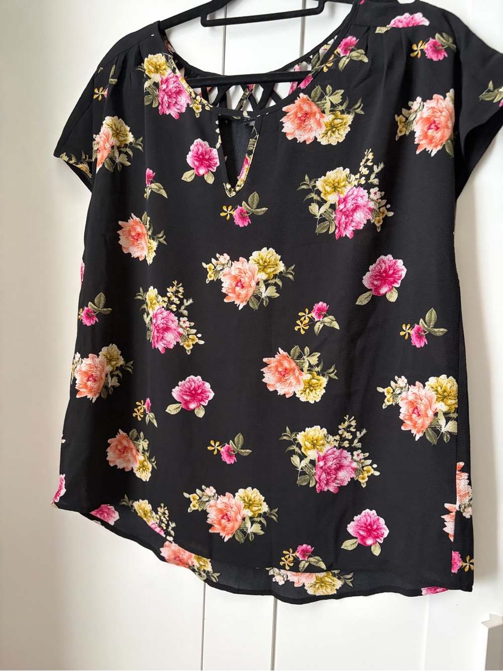 Zenobia Black Floral Keyhole Short Sleeve Blouse - Pink, Peach & Yellow Flowers